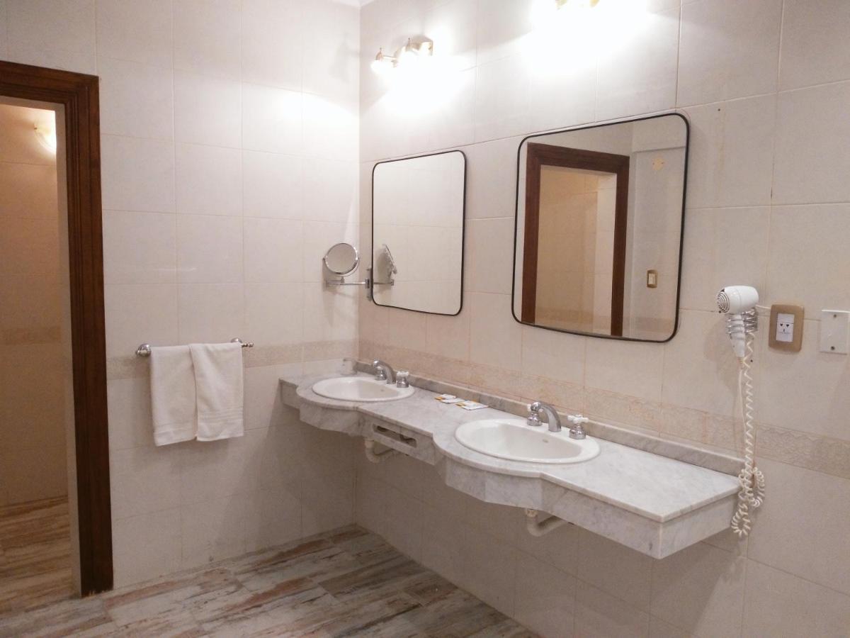 Catange Hotel Charata Екстер'єр фото